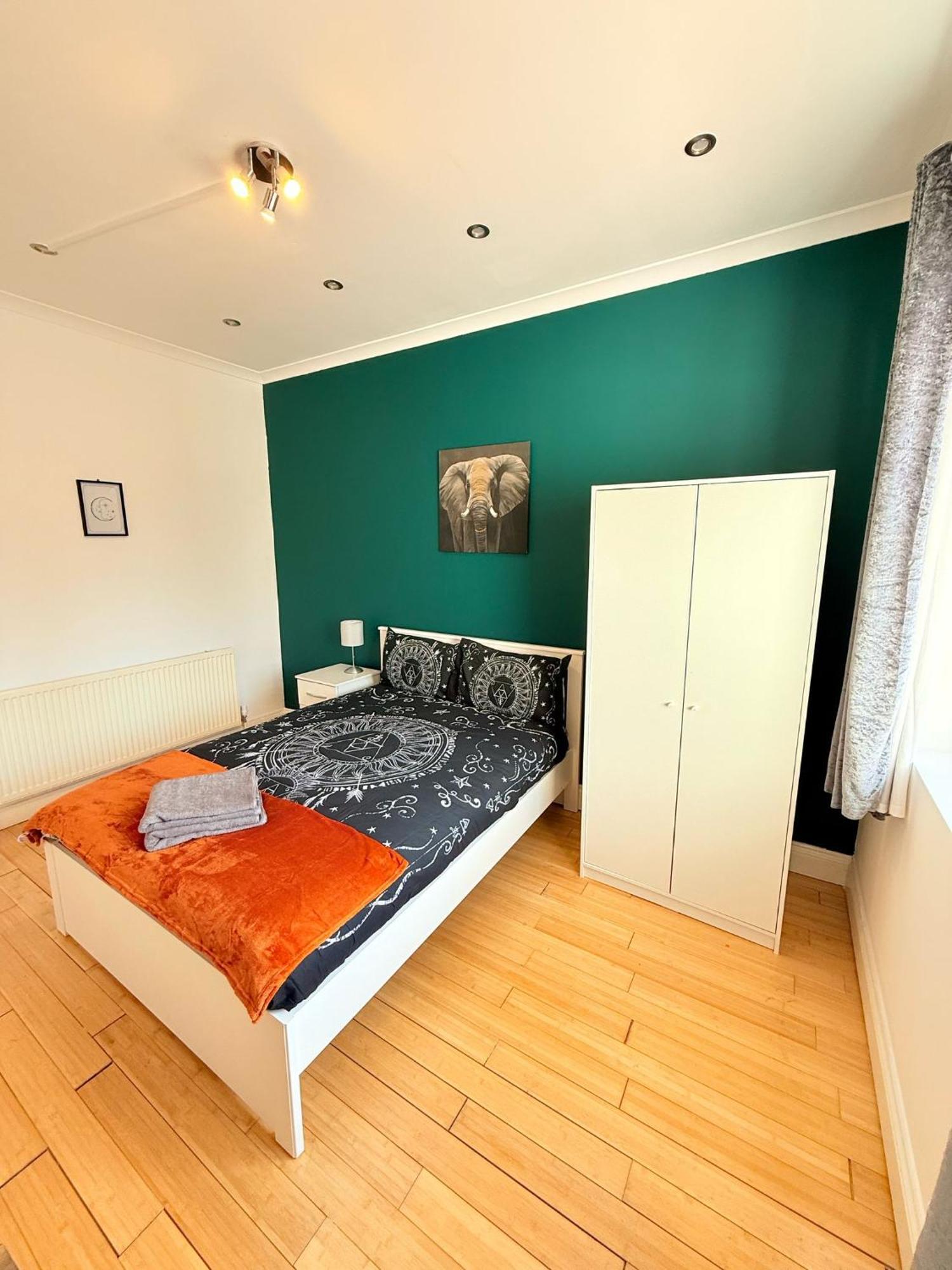 Wembley Rooms Лондон Екстериор снимка