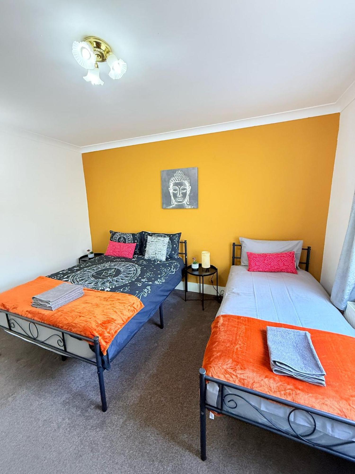 Wembley Rooms Лондон Екстериор снимка