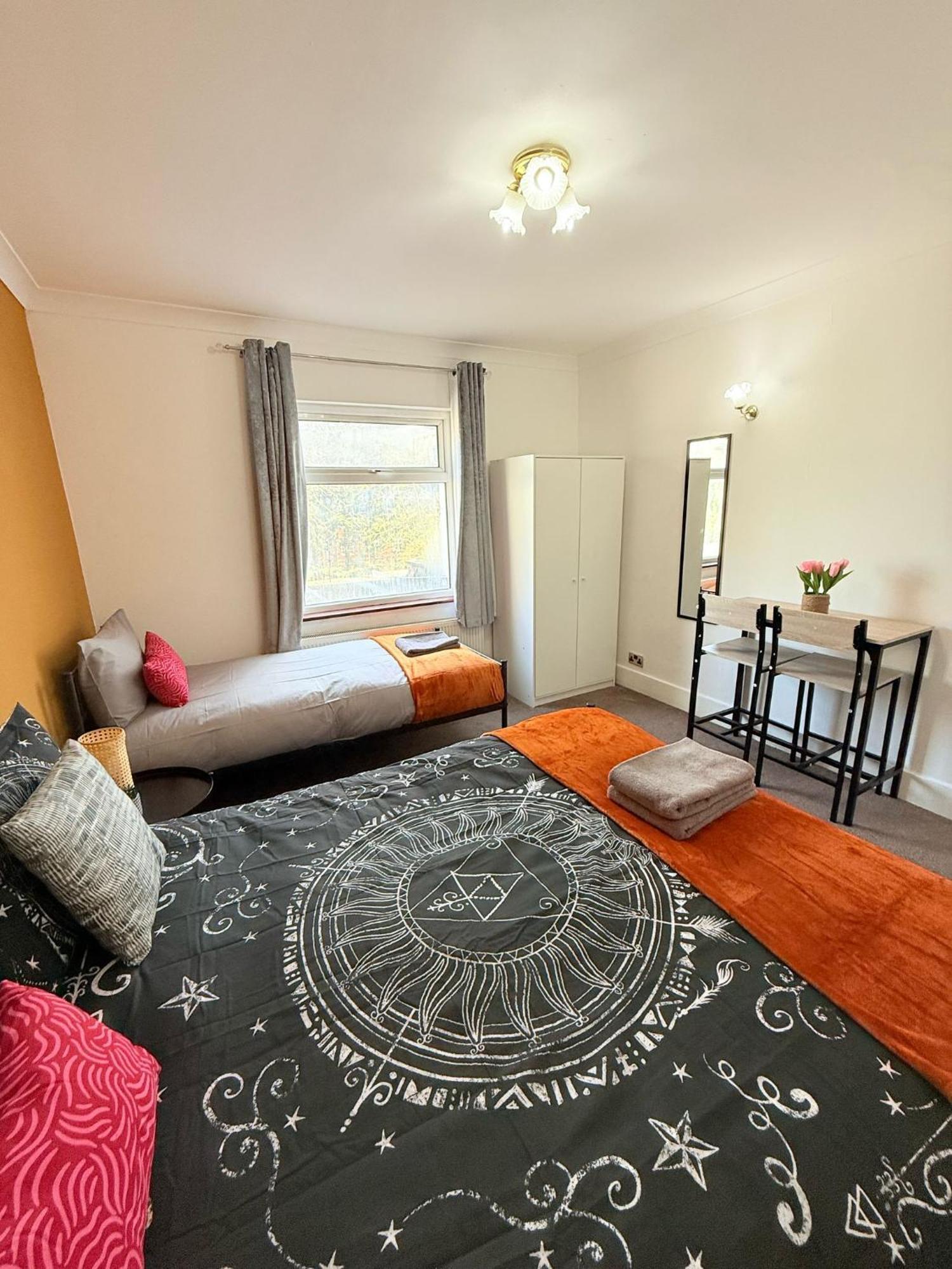 Wembley Rooms Лондон Екстериор снимка