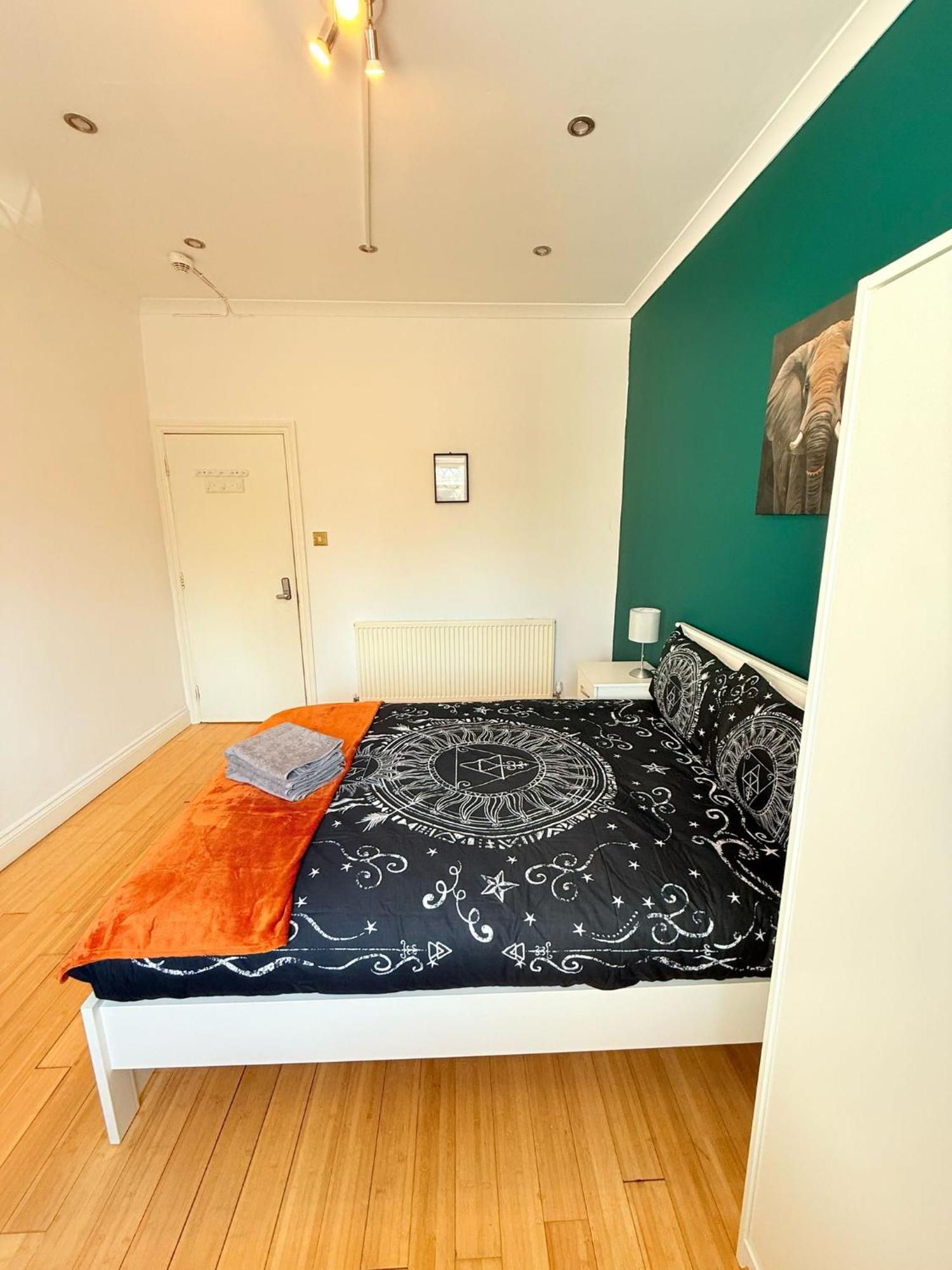 Wembley Rooms Лондон Екстериор снимка