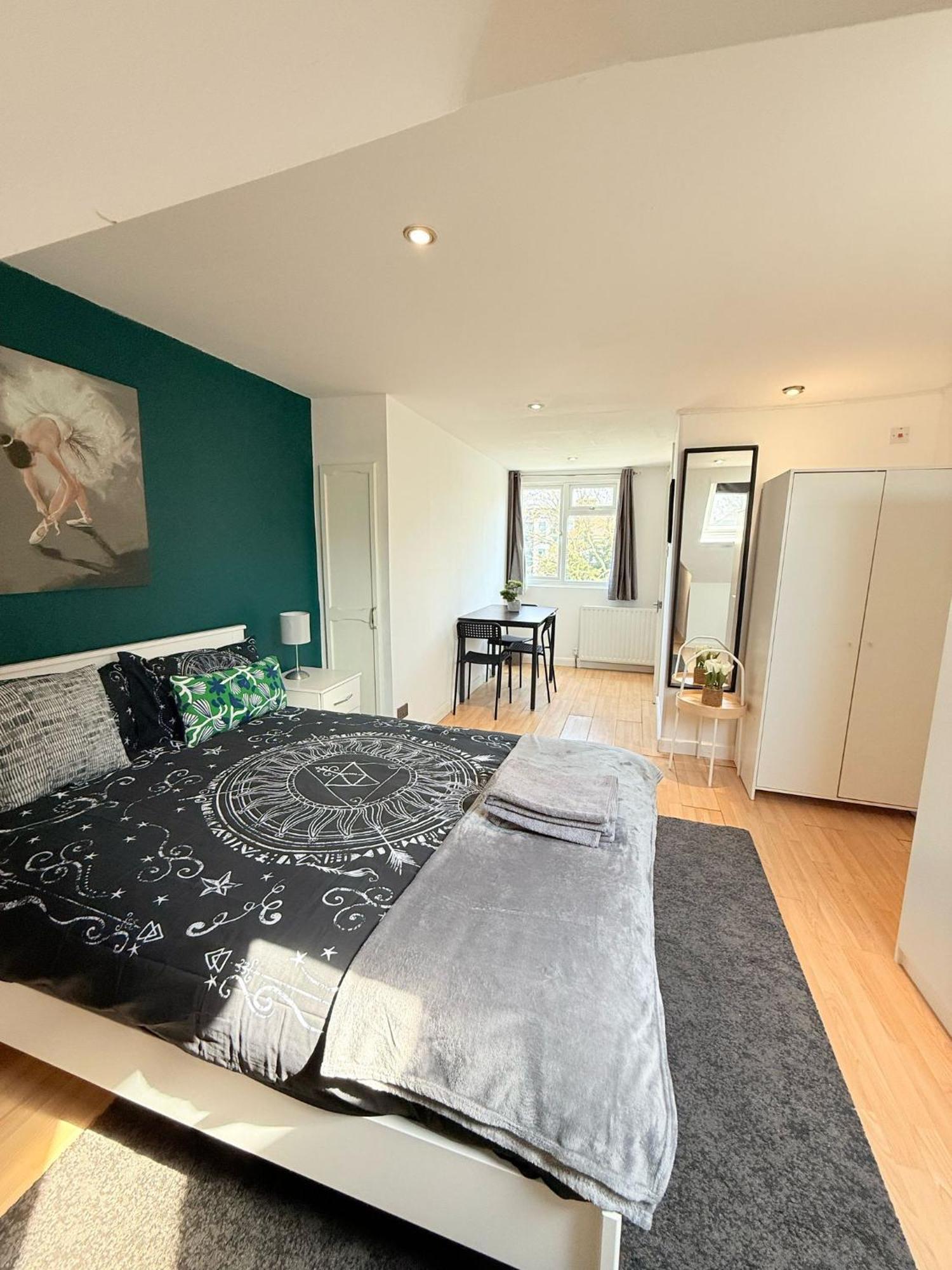 Wembley Rooms Лондон Екстериор снимка