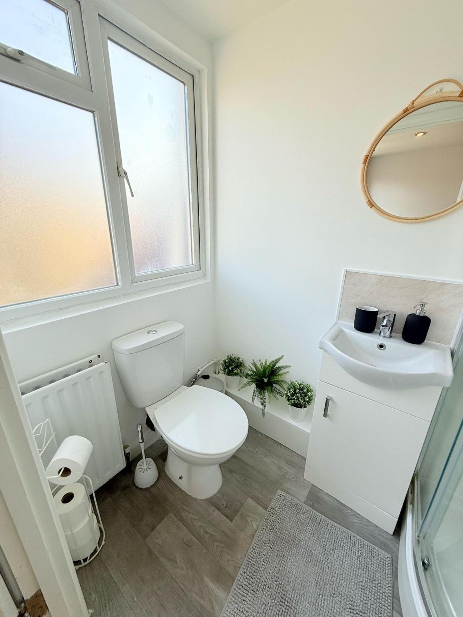 Wembley Rooms Лондон Екстериор снимка