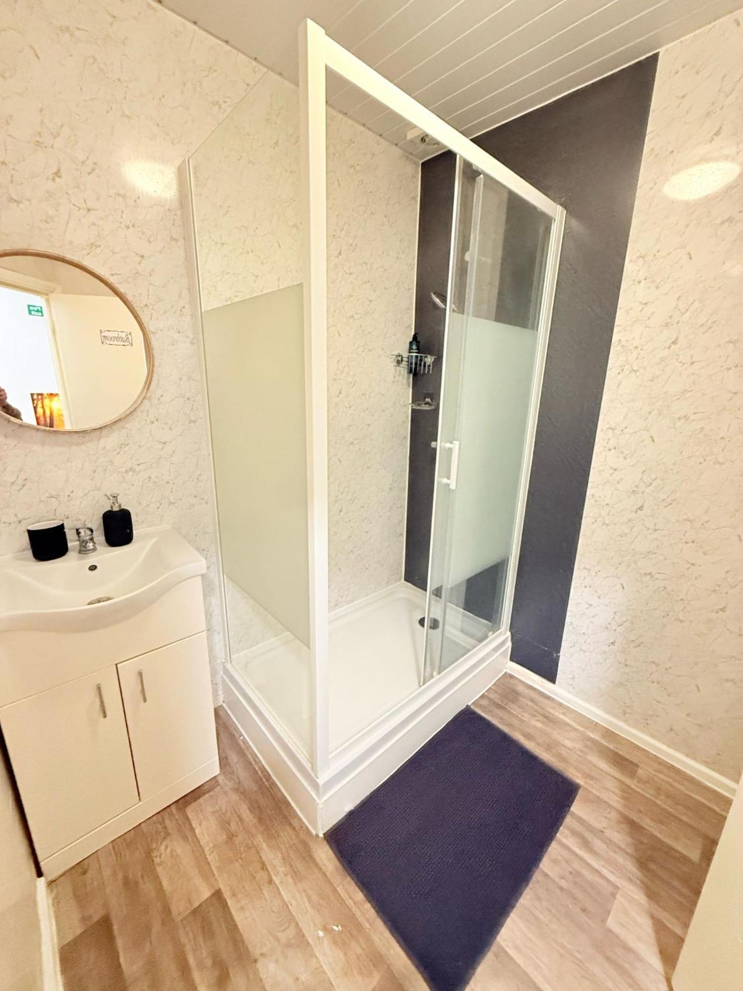 Wembley Rooms Лондон Екстериор снимка