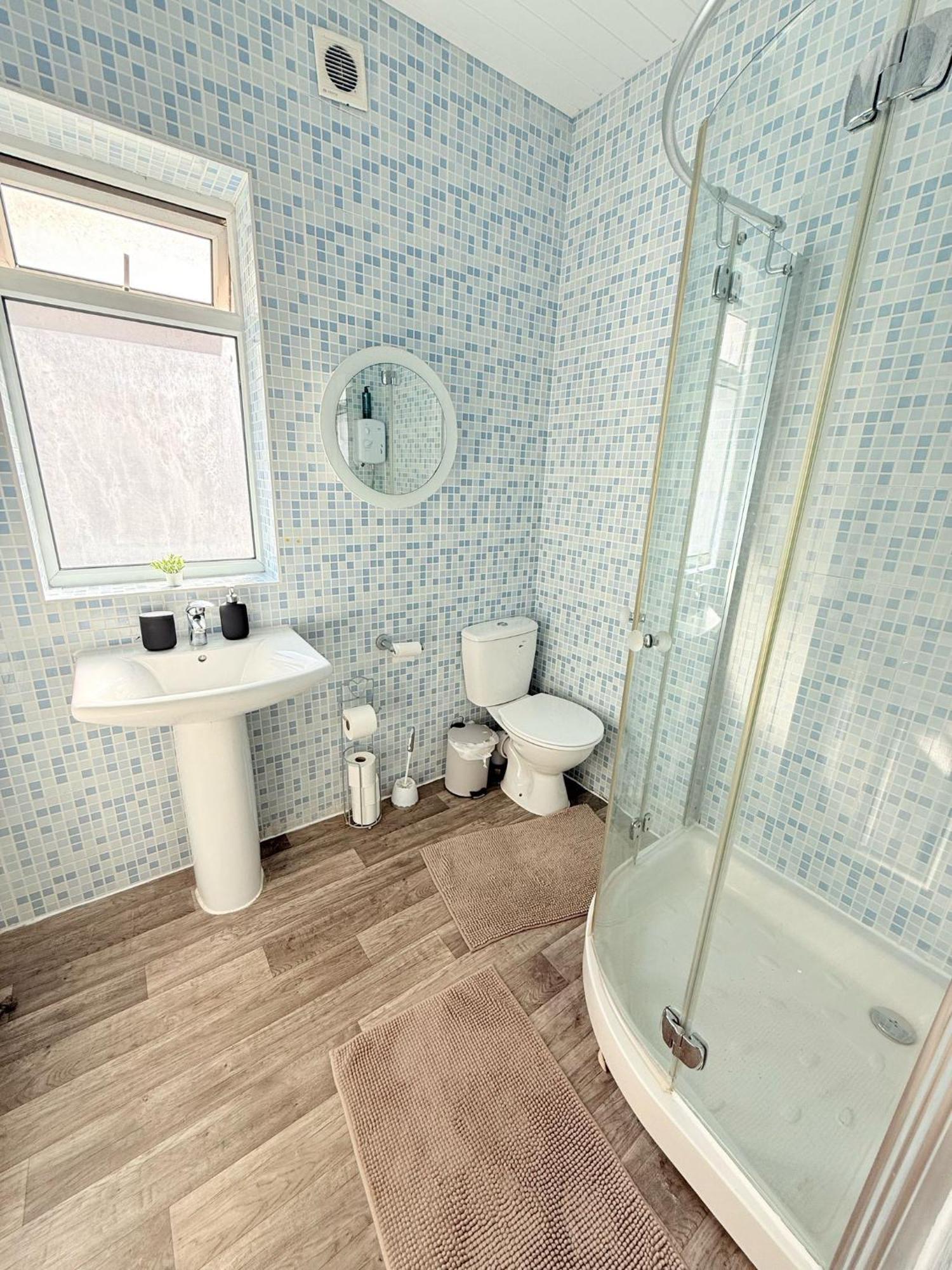 Wembley Rooms Лондон Екстериор снимка