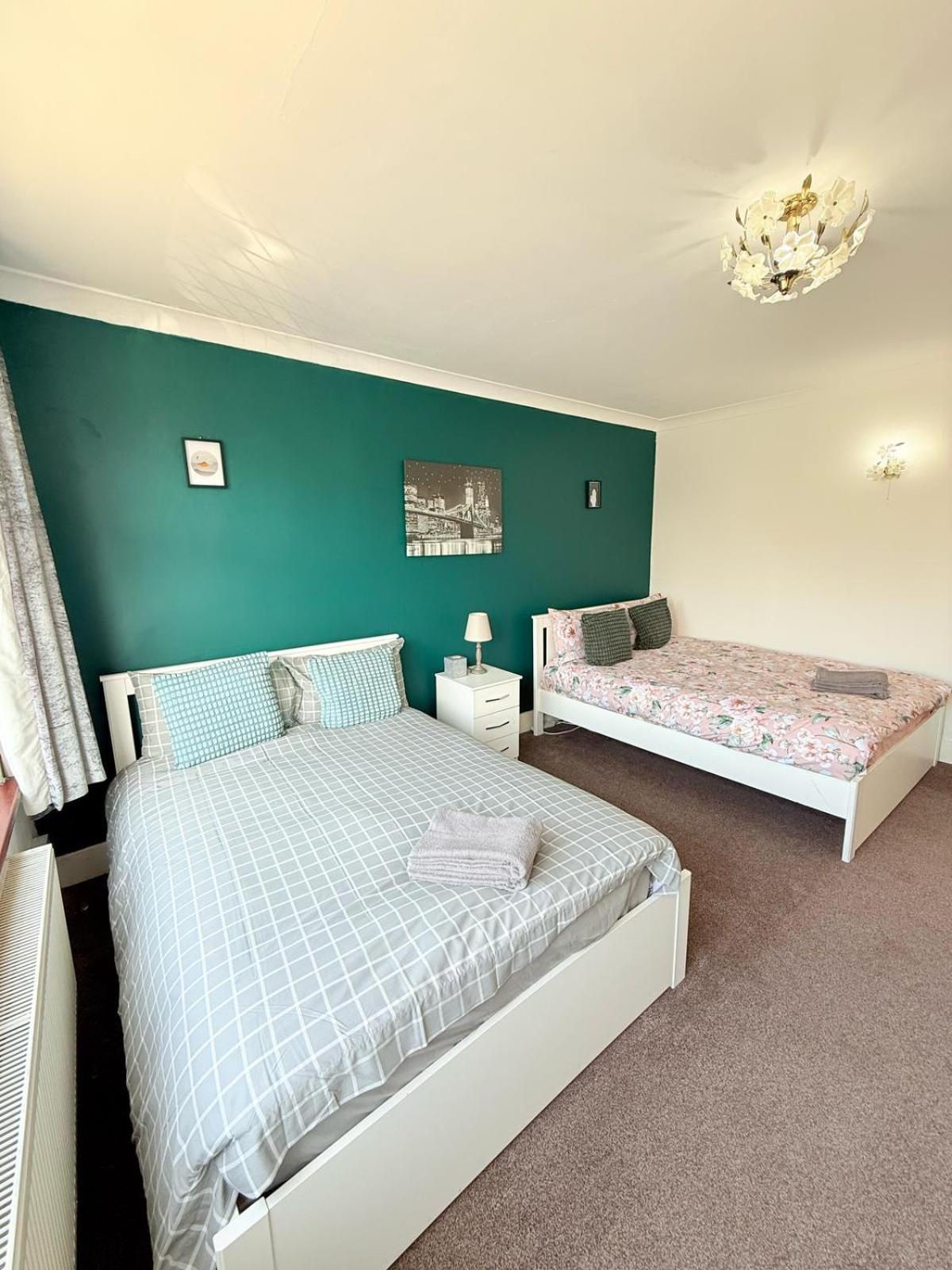 Wembley Rooms Лондон Екстериор снимка