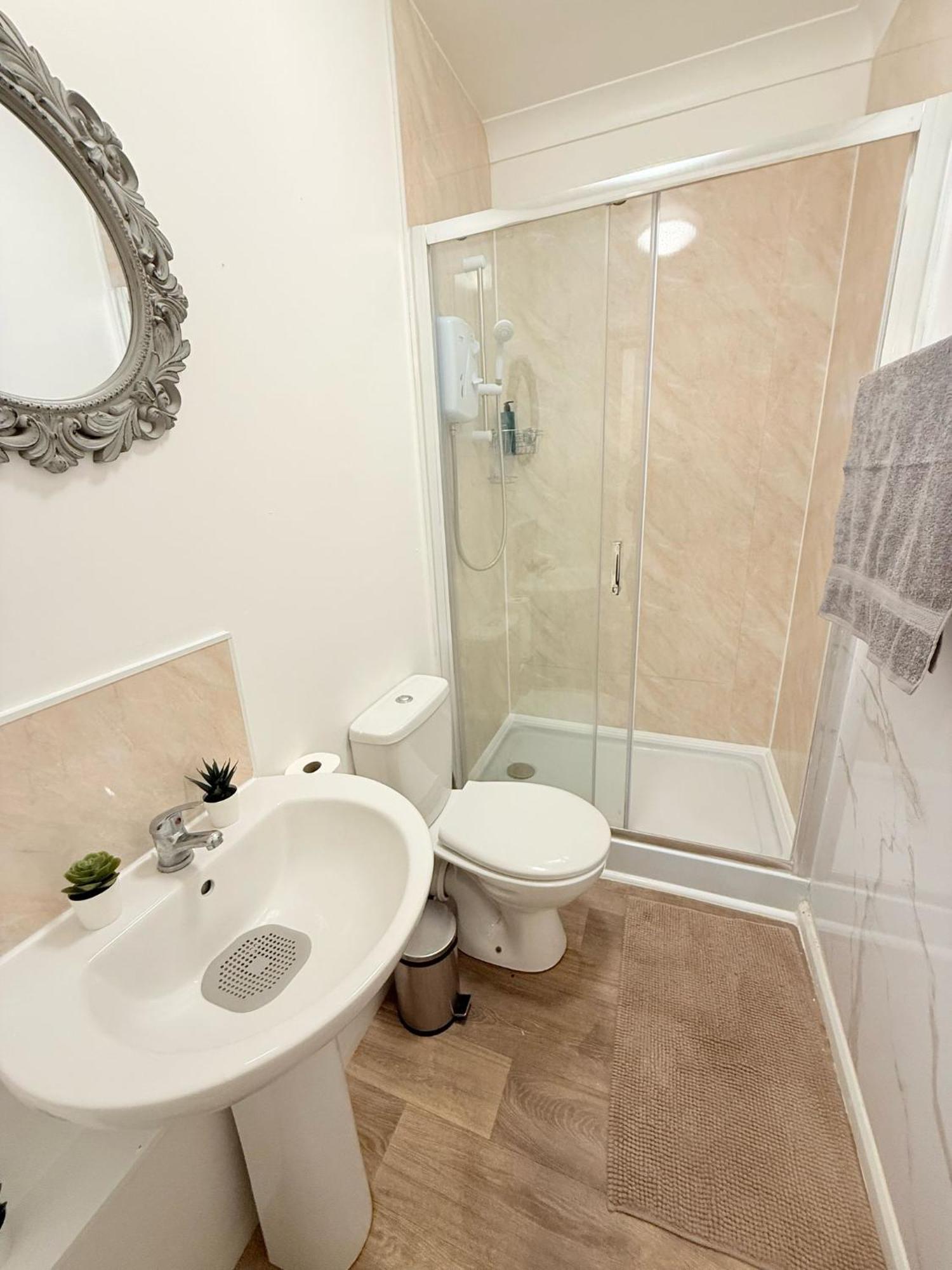 Wembley Rooms Лондон Екстериор снимка