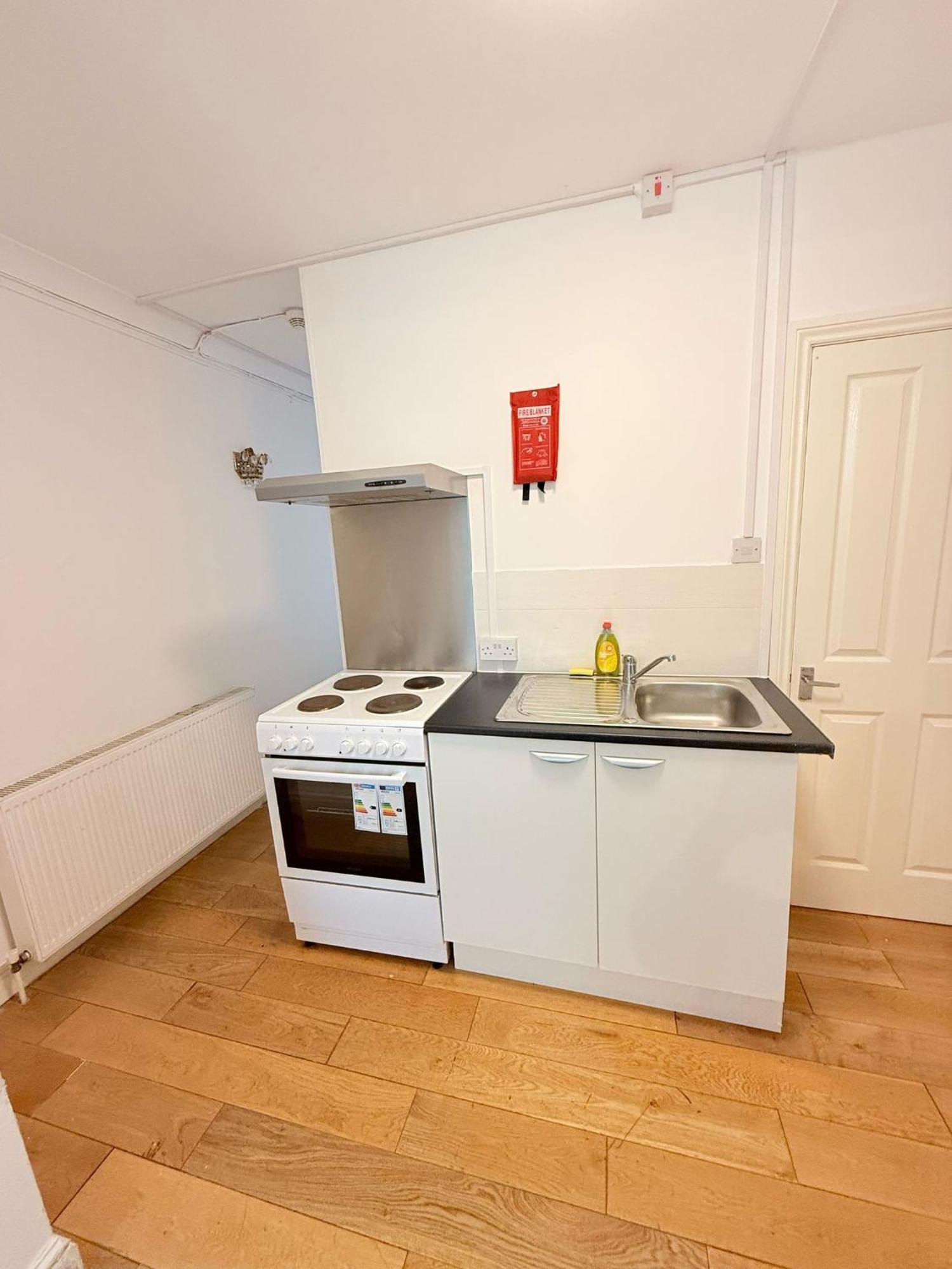 Wembley Rooms Лондон Екстериор снимка