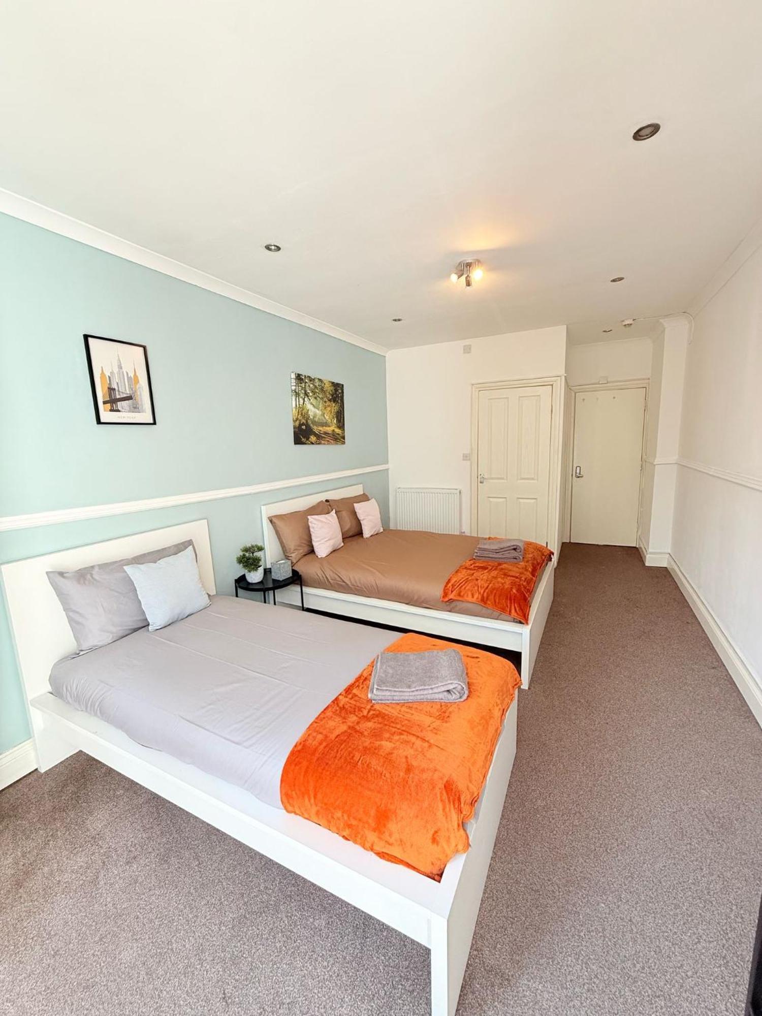 Wembley Rooms Лондон Екстериор снимка