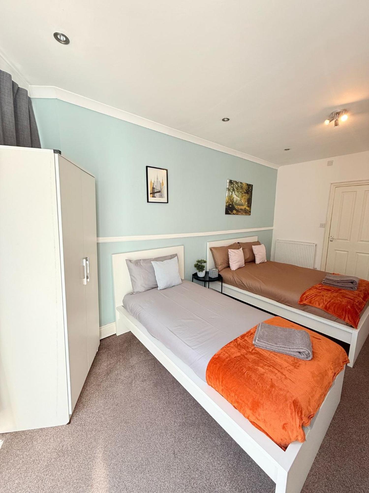 Wembley Rooms Лондон Екстериор снимка