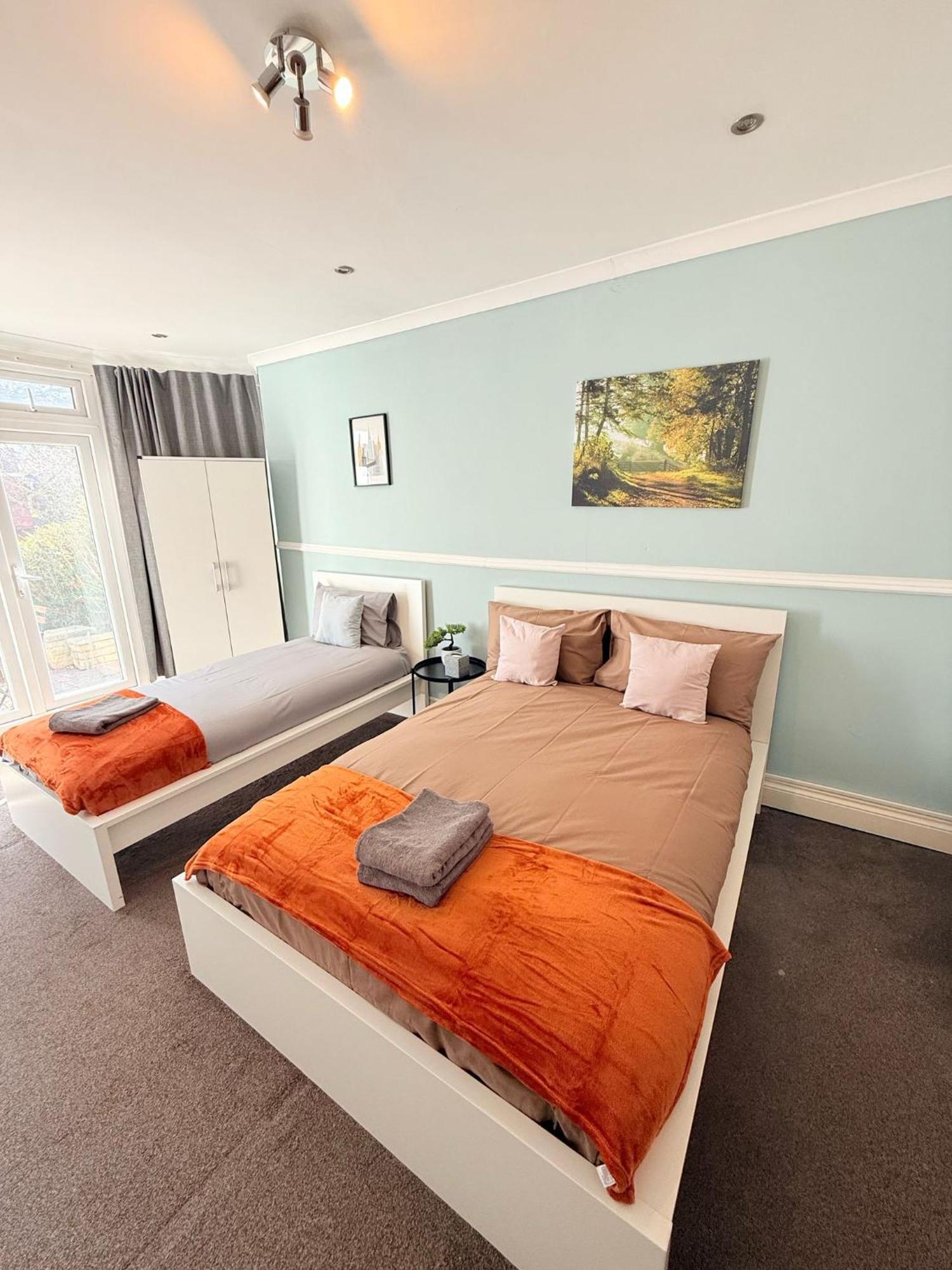 Wembley Rooms Лондон Екстериор снимка