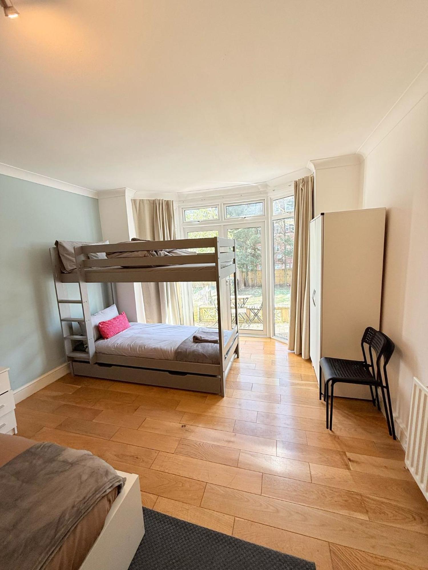 Wembley Rooms Лондон Екстериор снимка